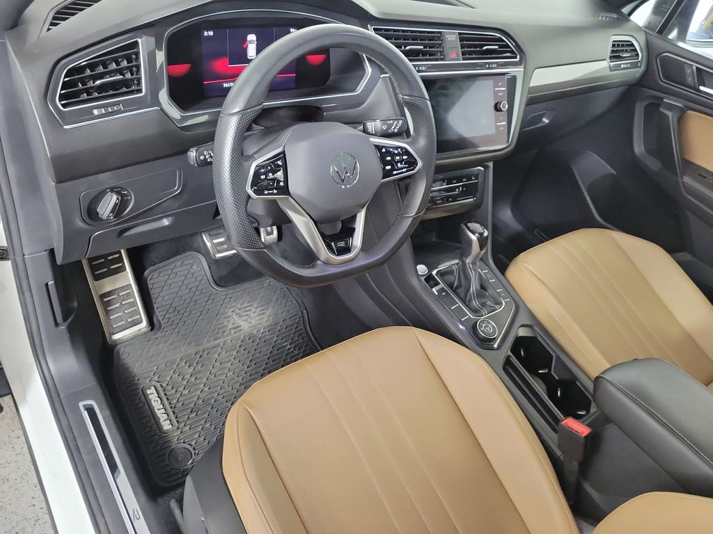 Used 2022 Volkswagen Tiguan SE R-Line AWD/4WD image 11