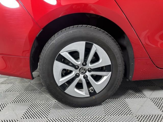 Used 2016 Toyota Prius Three image 10