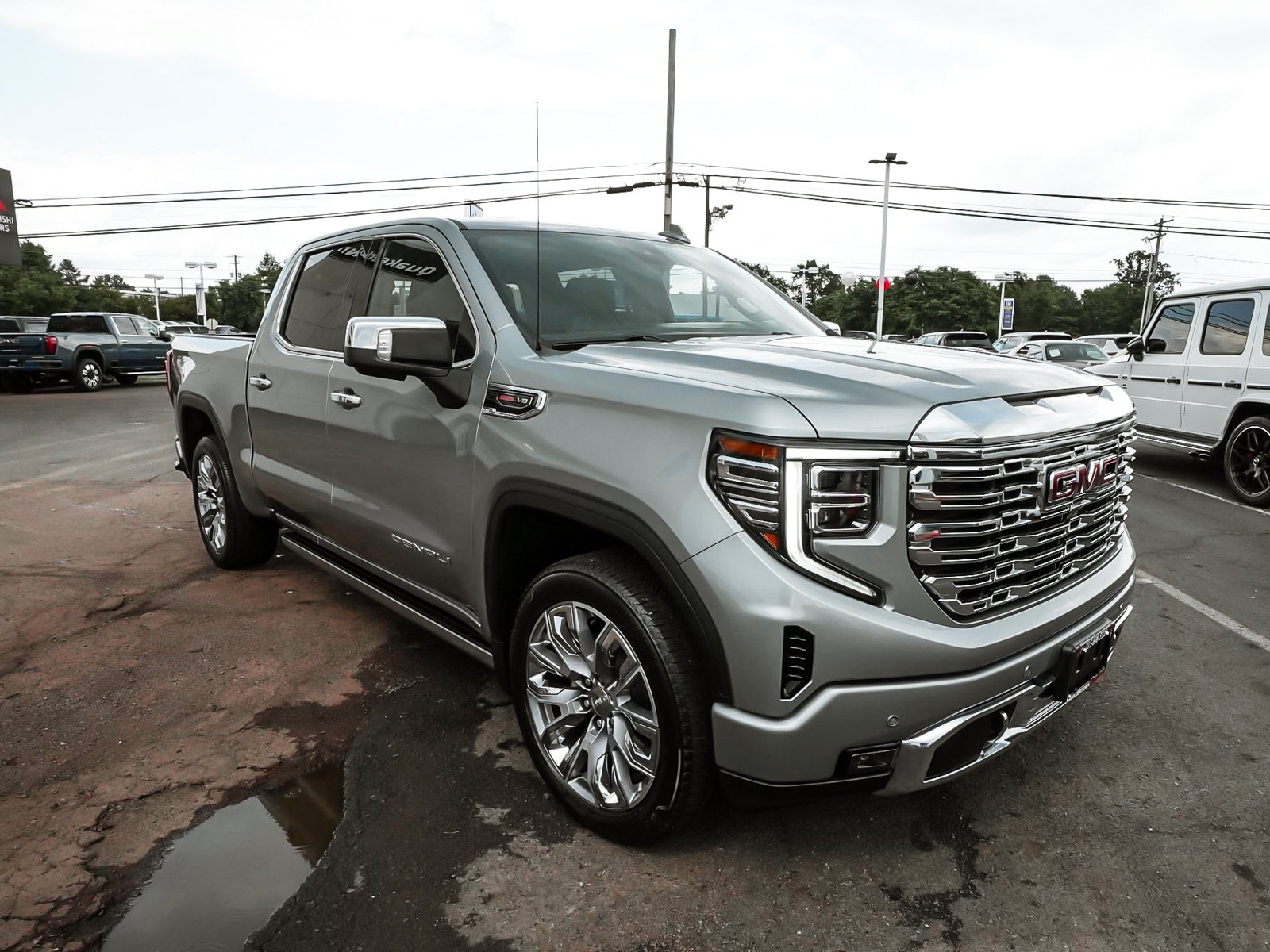 Used 2024 GMC Sierra 1500 Denali w/ Denali Reserve Package AWD/4WD image 3