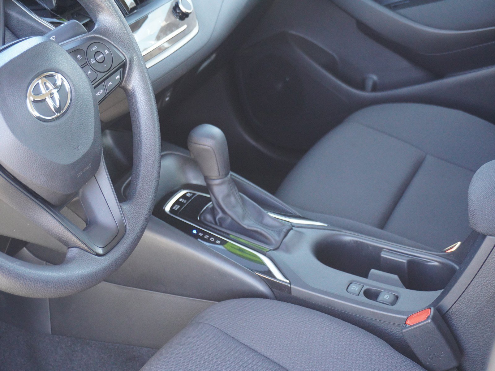 Used 2024 Toyota Corolla XLE FWD image 19