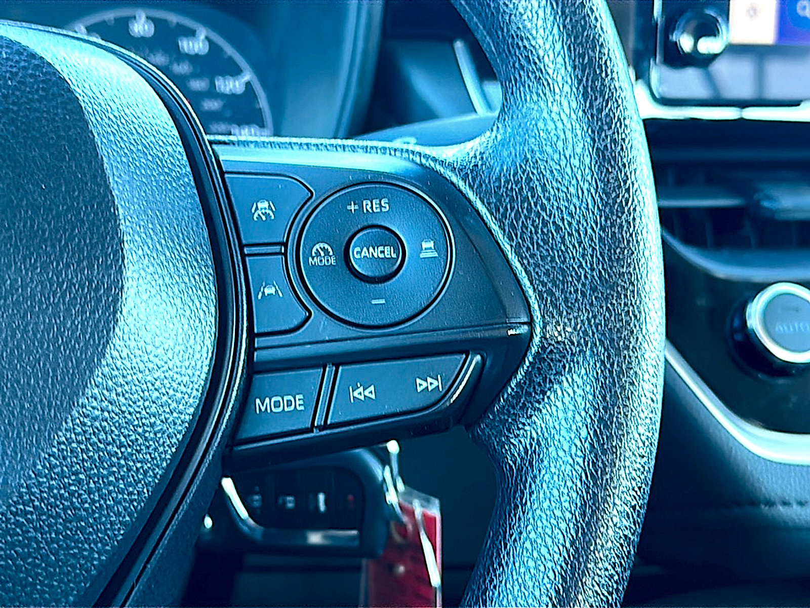 Used 2024 Toyota Corolla LE image 27