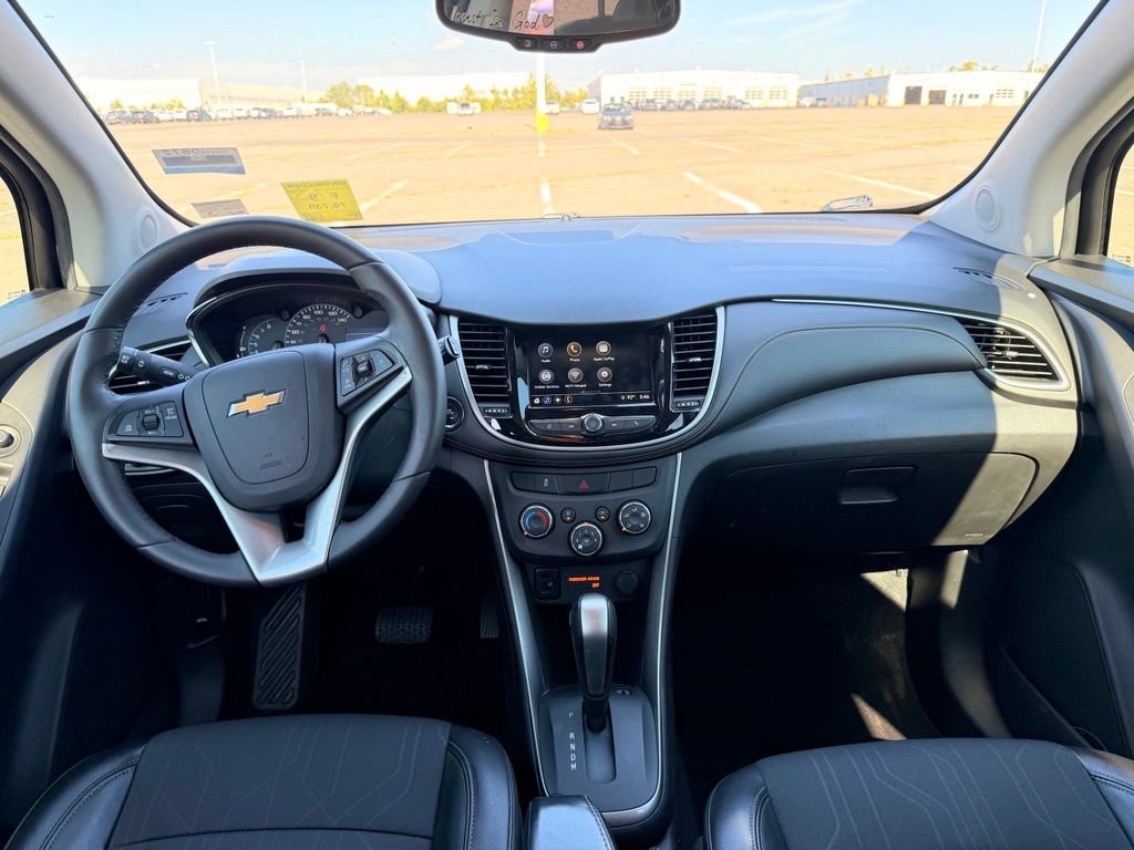 Used 2018 Chevrolet Trax LT w/ LT Convenience Package FWD image 19