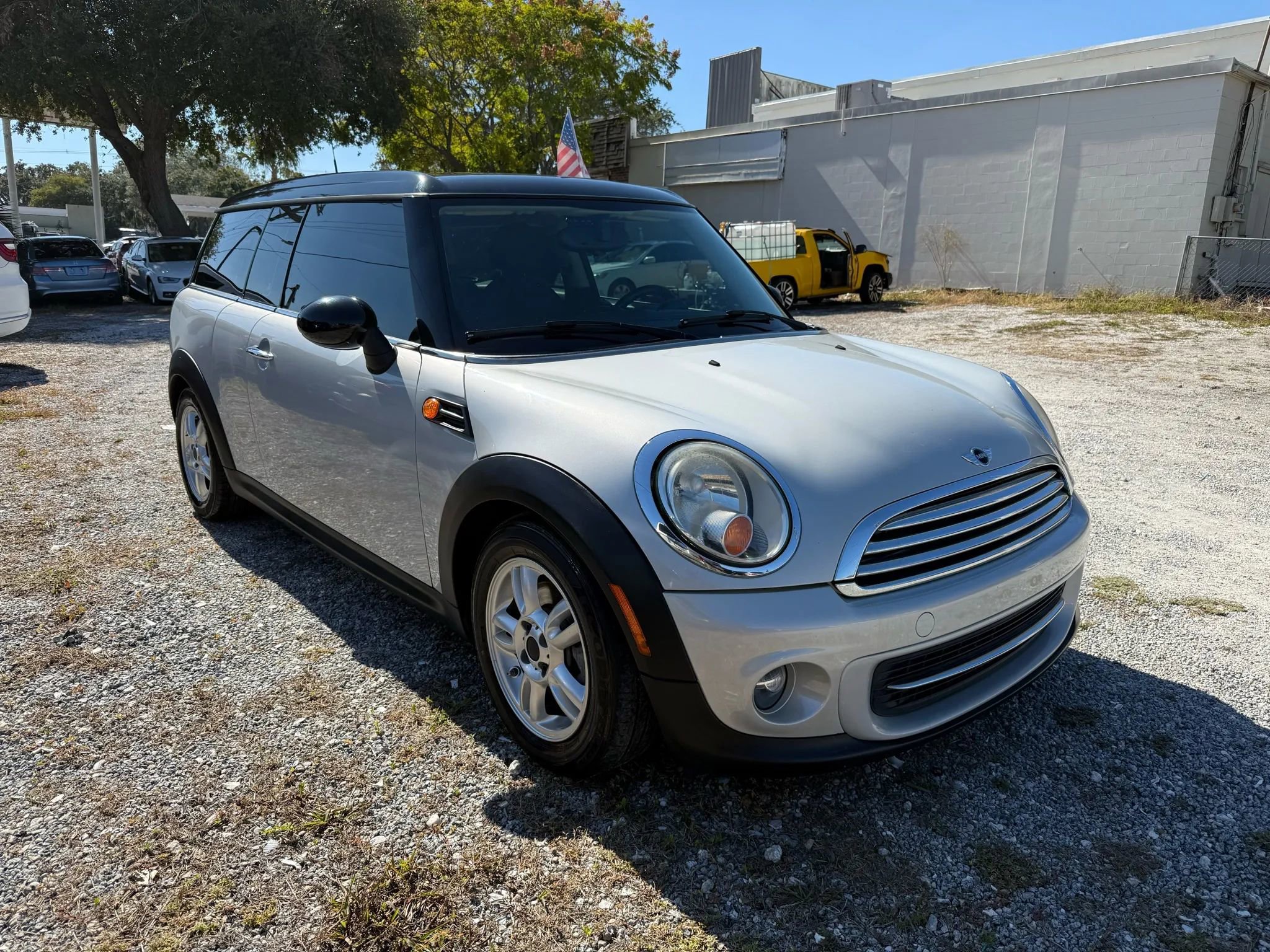 Used 2014 MINI Cooper Clubman image 3