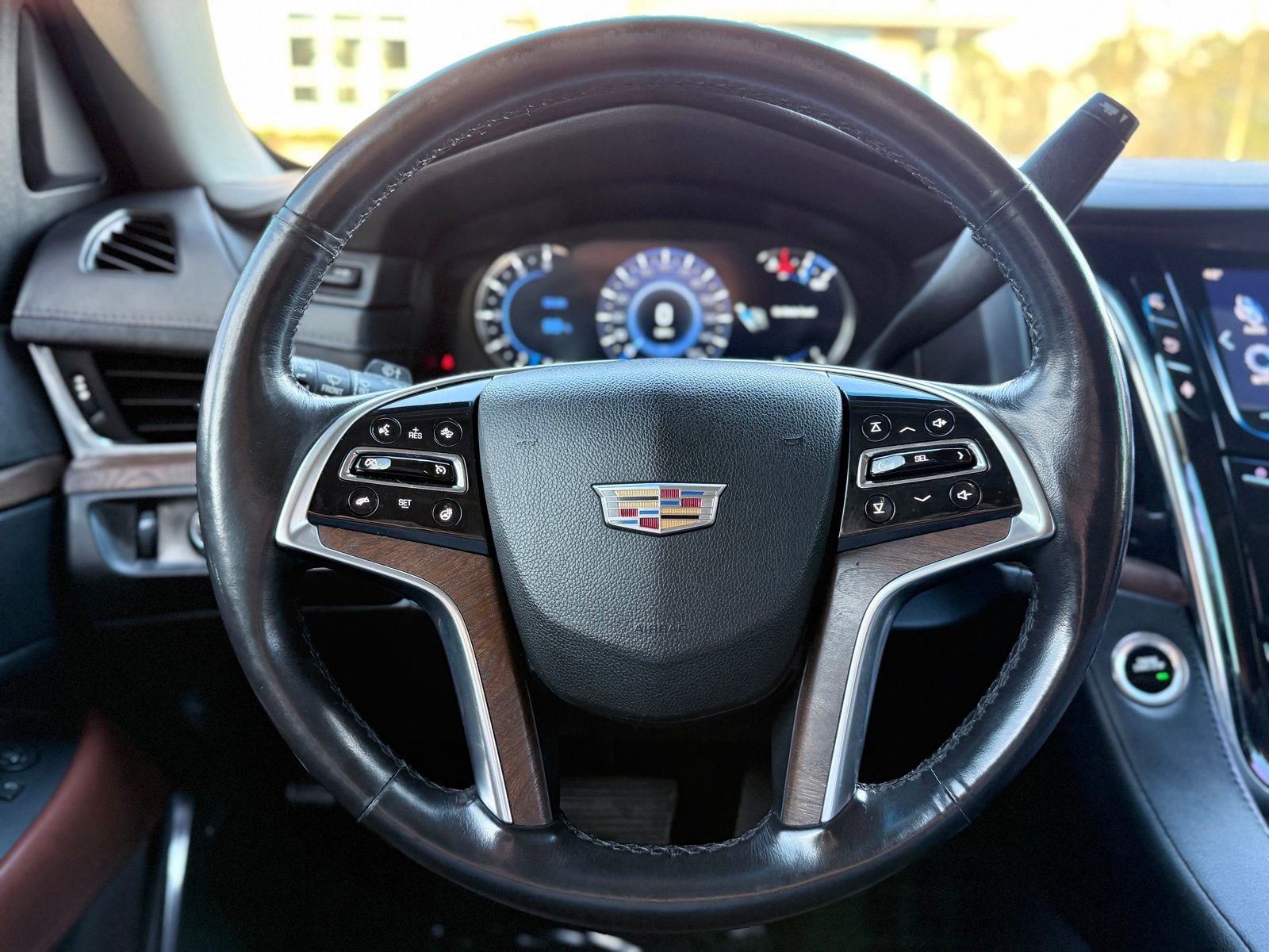 Used 2016 Cadillac Escalade Luxury image 24