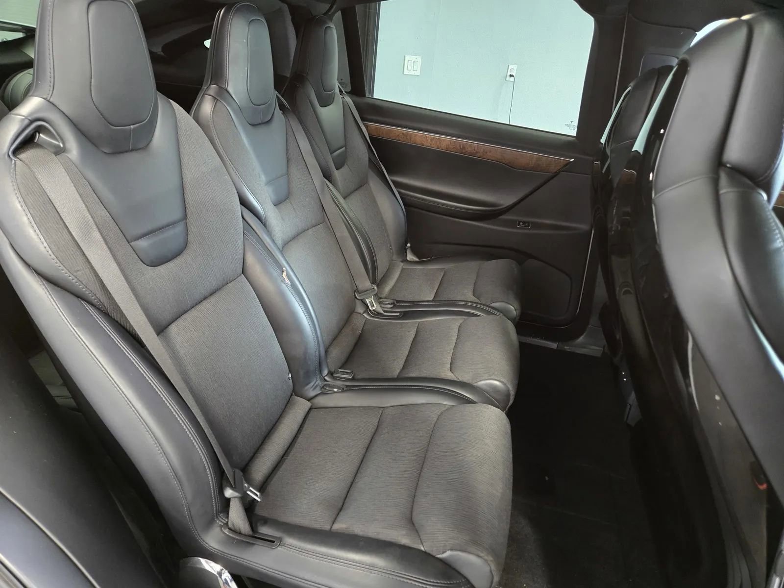 Used 2017 Tesla Model X 90D image 8
