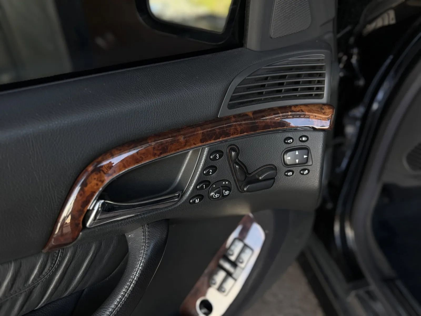 Used 2006 Mercedes-Benz S 500 image 23