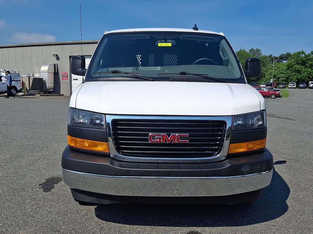 Used 2025 GMC Savana 2500 w/ Driver Convenience Package RWD image 2