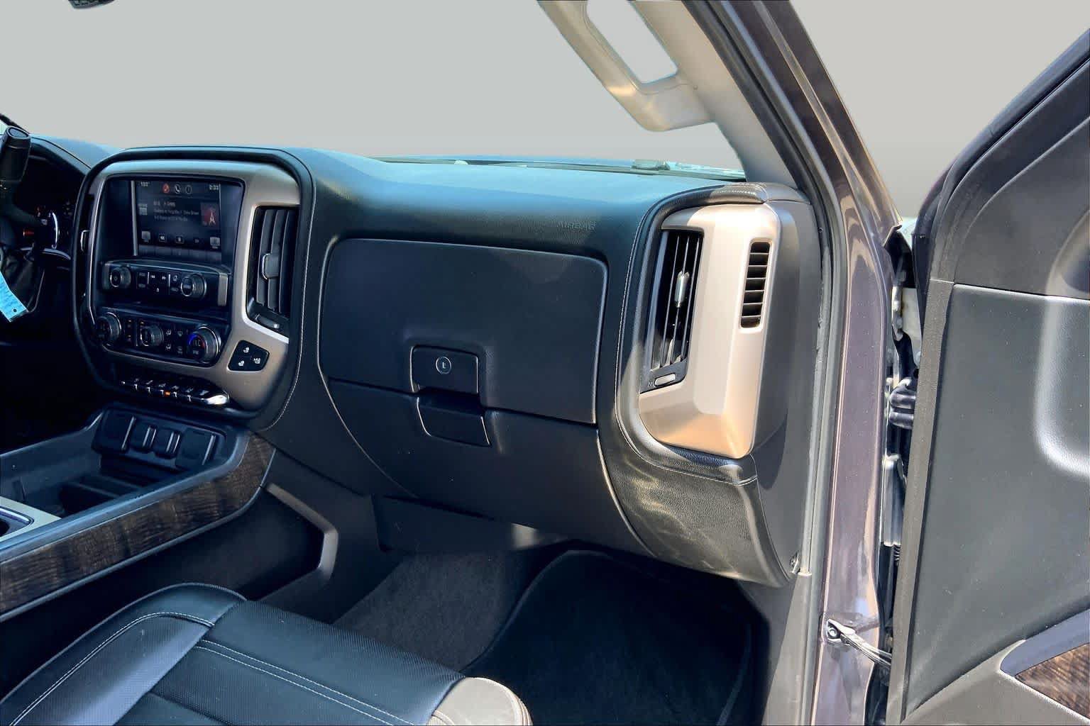 Used 2015 GMC Sierra 2500 Denali w/ Duramax Plus Package AWD/4WD image 19
