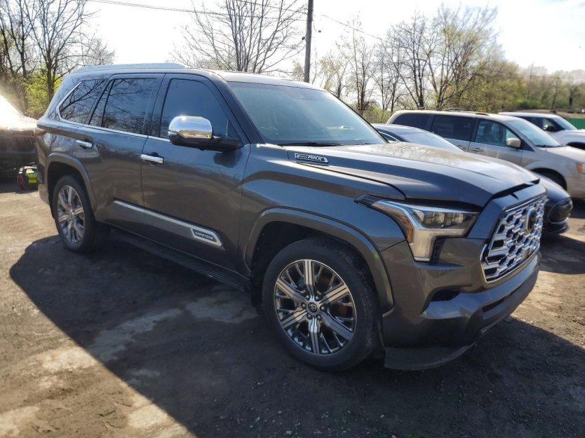 Used 2023 Toyota Sequoia Capstone AWD/4WD image 1