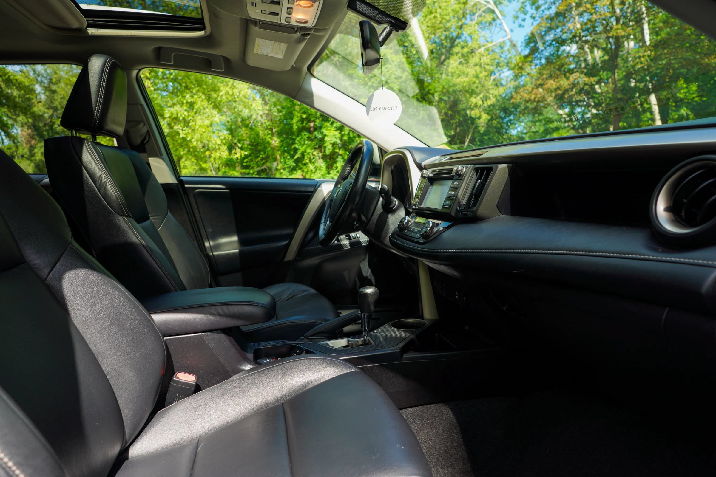 Used 2015 Toyota RAV4 Limited AWD/4WD image 19