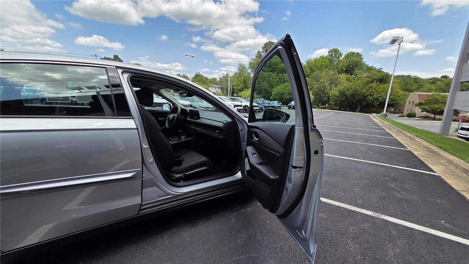 Used 2024 Honda Accord EX image 30