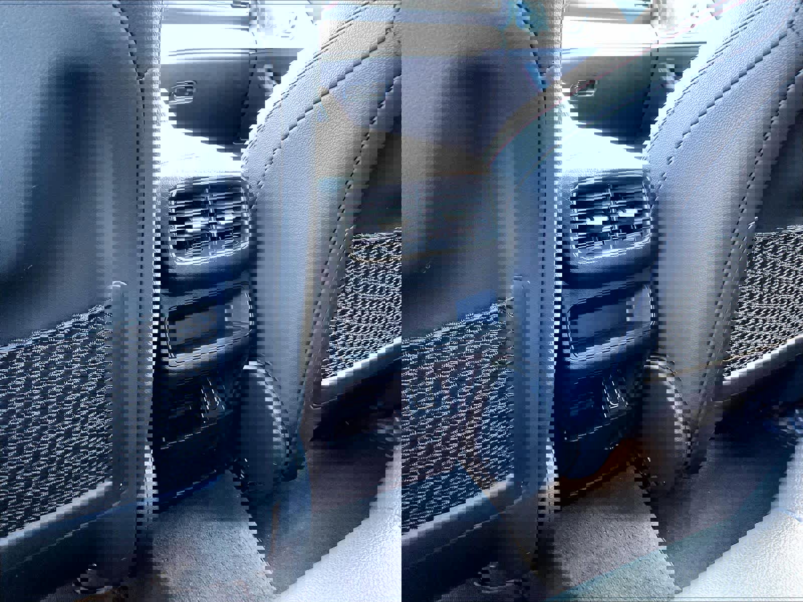 Used 2023 Mercedes-Benz GLE 53 AMG 4MATIC Coupe image 37