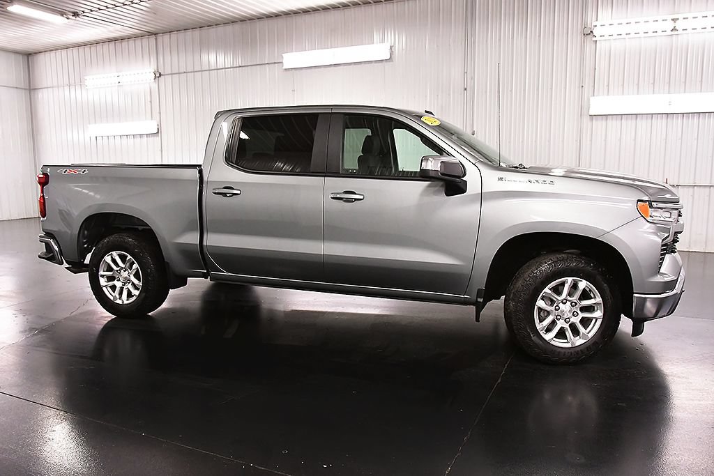 Used 2023 Chevrolet Silverado 1500 LT AWD/4WD image 8