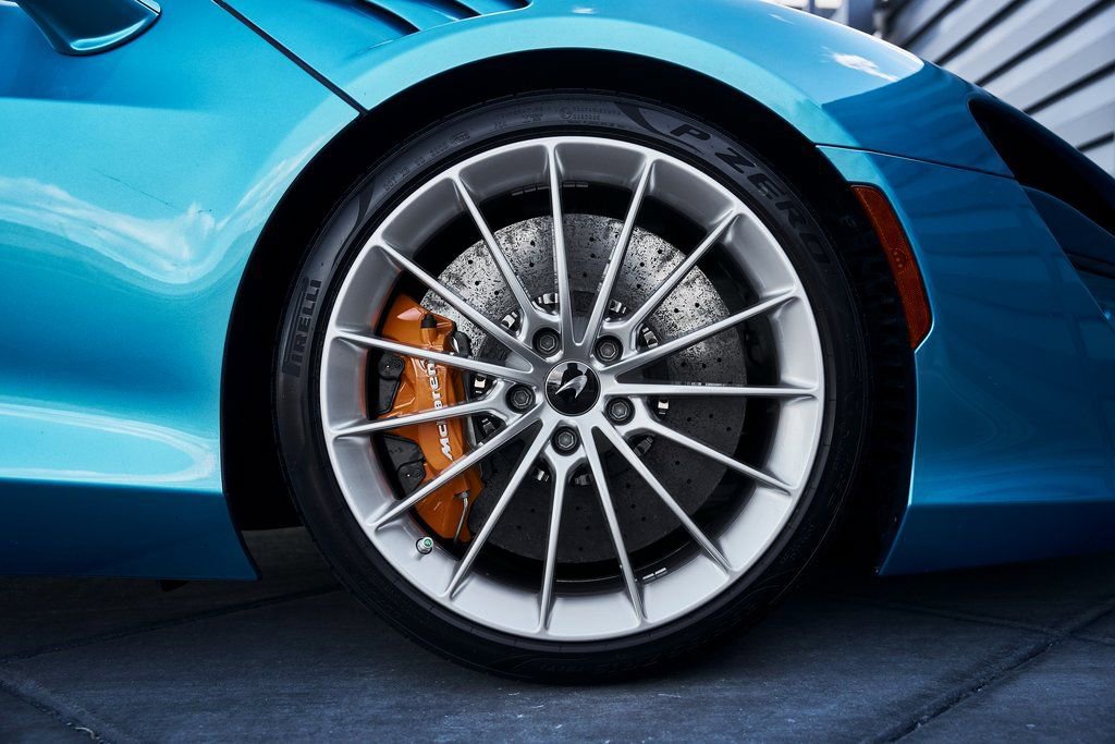 Used 2025 McLaren Artura Spider image 25