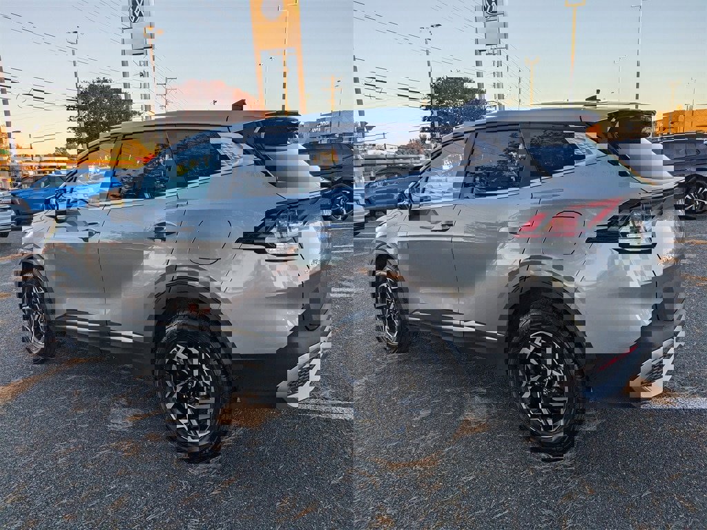 Used 2024 Kia Sportage LX image 6