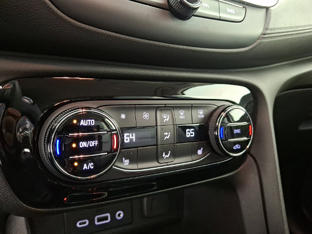 Used 2022 Buick Encore GX Select w/ Advanced Technology Package FWD image 18
