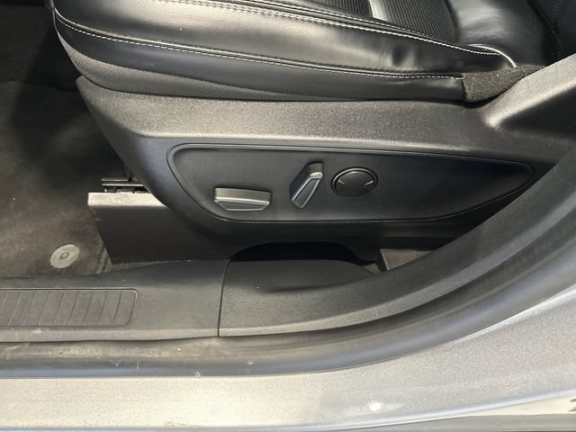 Used 2024 Ford Escape Platinum AWD/4WD image 27