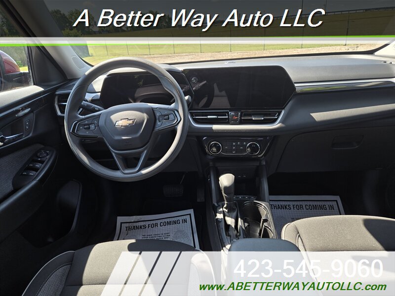 Used 2025 Chevrolet TrailBlazer LT AWD/4WD image 6