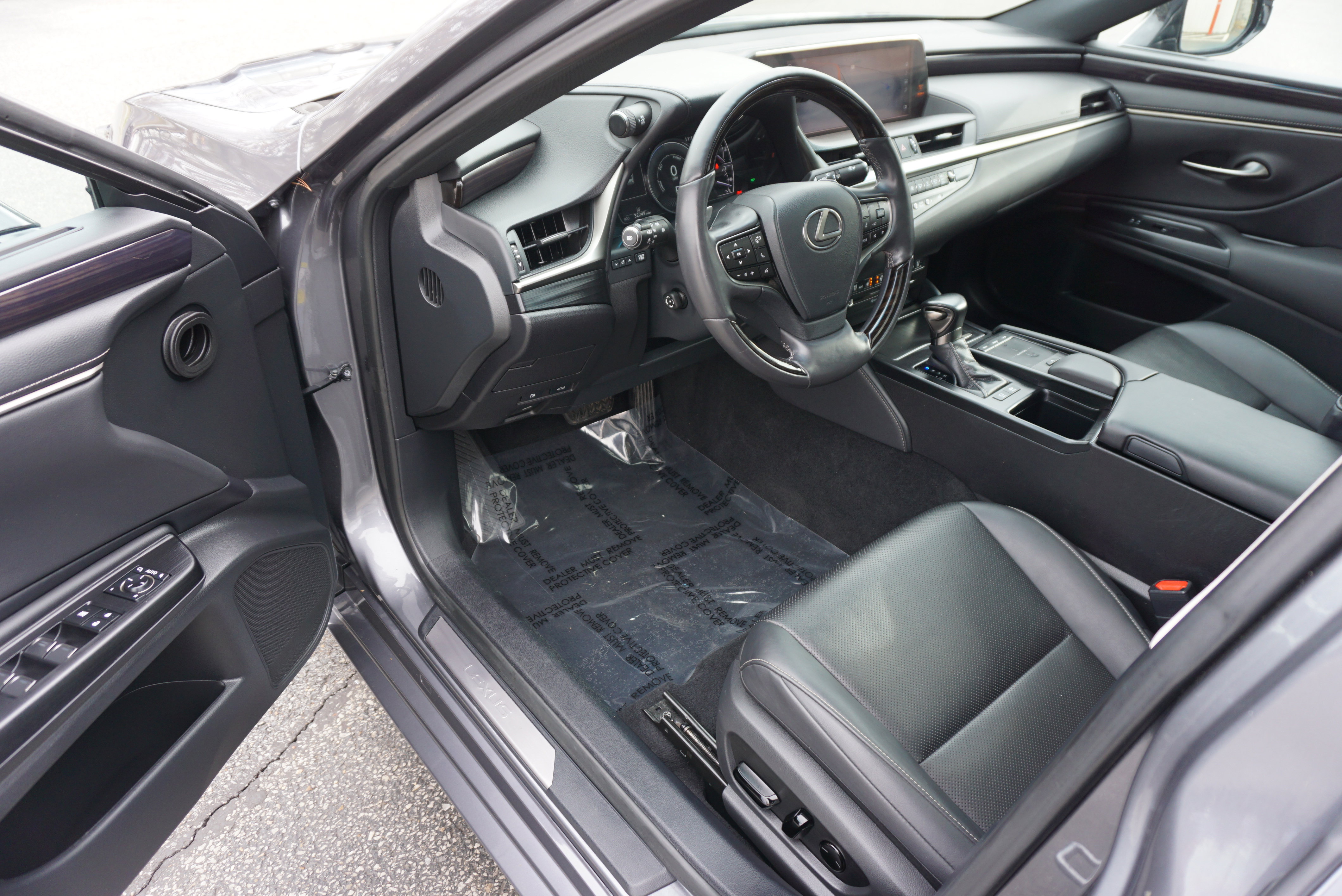 Used 2021 Lexus ES 300h w/ Premium Package image 7