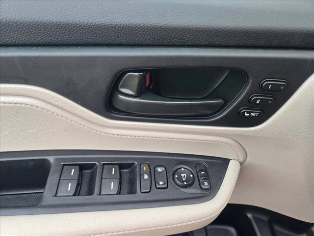 Used 2025 Honda Odyssey EX-L image 12