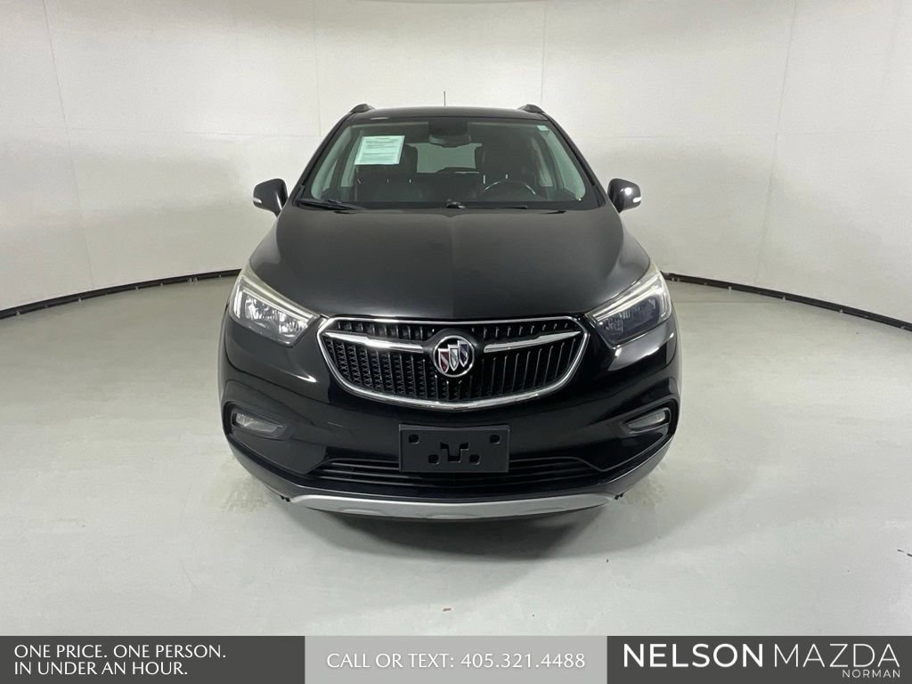 Used 2019 Buick Encore Sport Touring FWD image 2