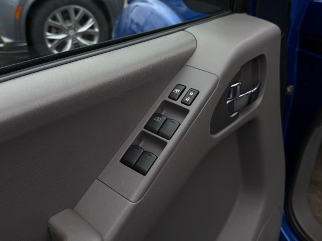 Used 2014 Nissan Frontier SV image 14