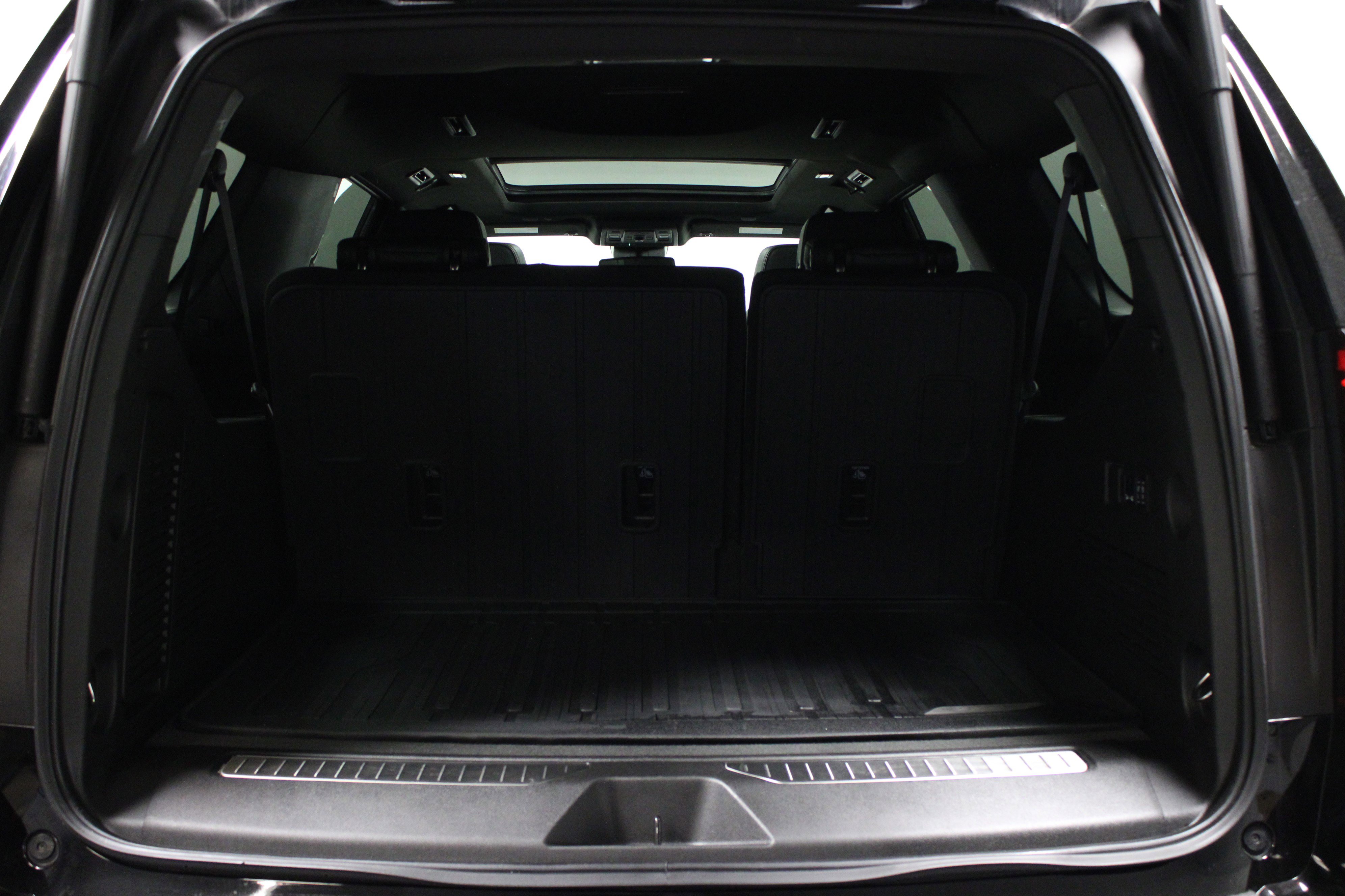 Used 2024 GMC Yukon XL Denali image 15