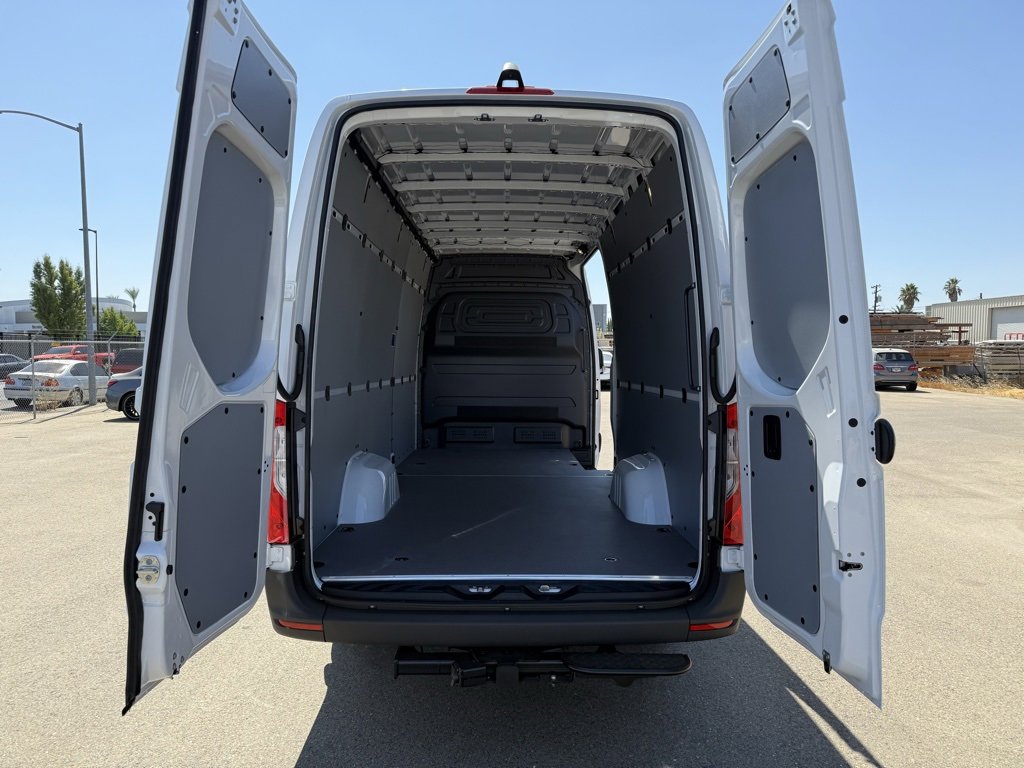 New 2025 Mercedes-Benz Sprinter 2500 image 12
