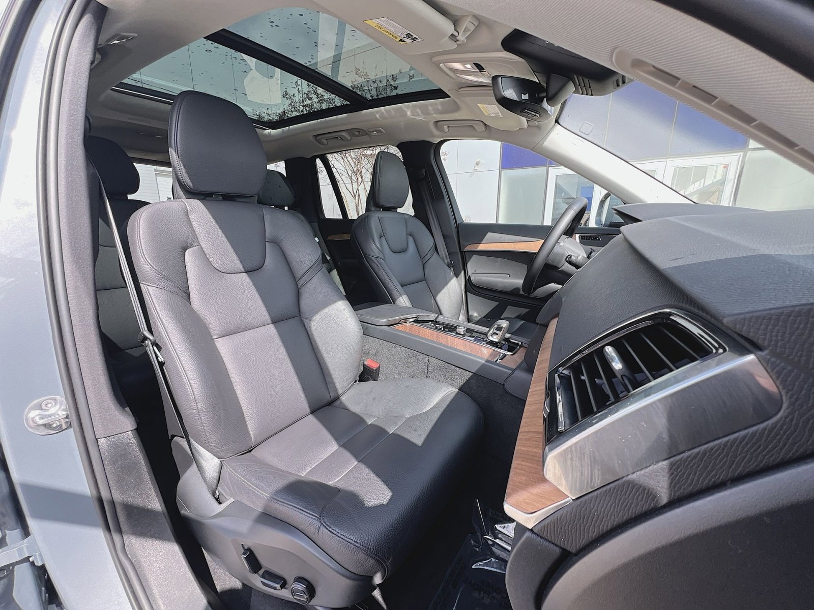 Certified 2023 Volvo XC90 B5 Plus w/ Protection Package Premier image 27