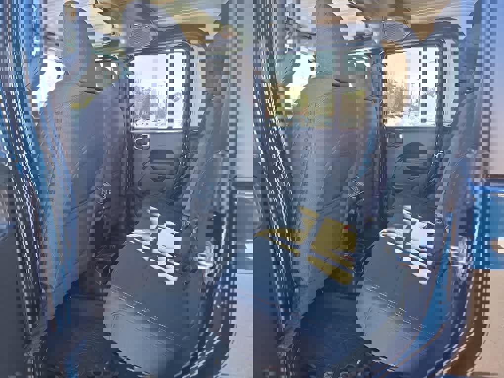 Used 2025 Jeep Gladiator Sport image 20