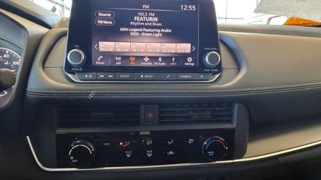 Used 2025 Nissan Rogue S FWD image 23