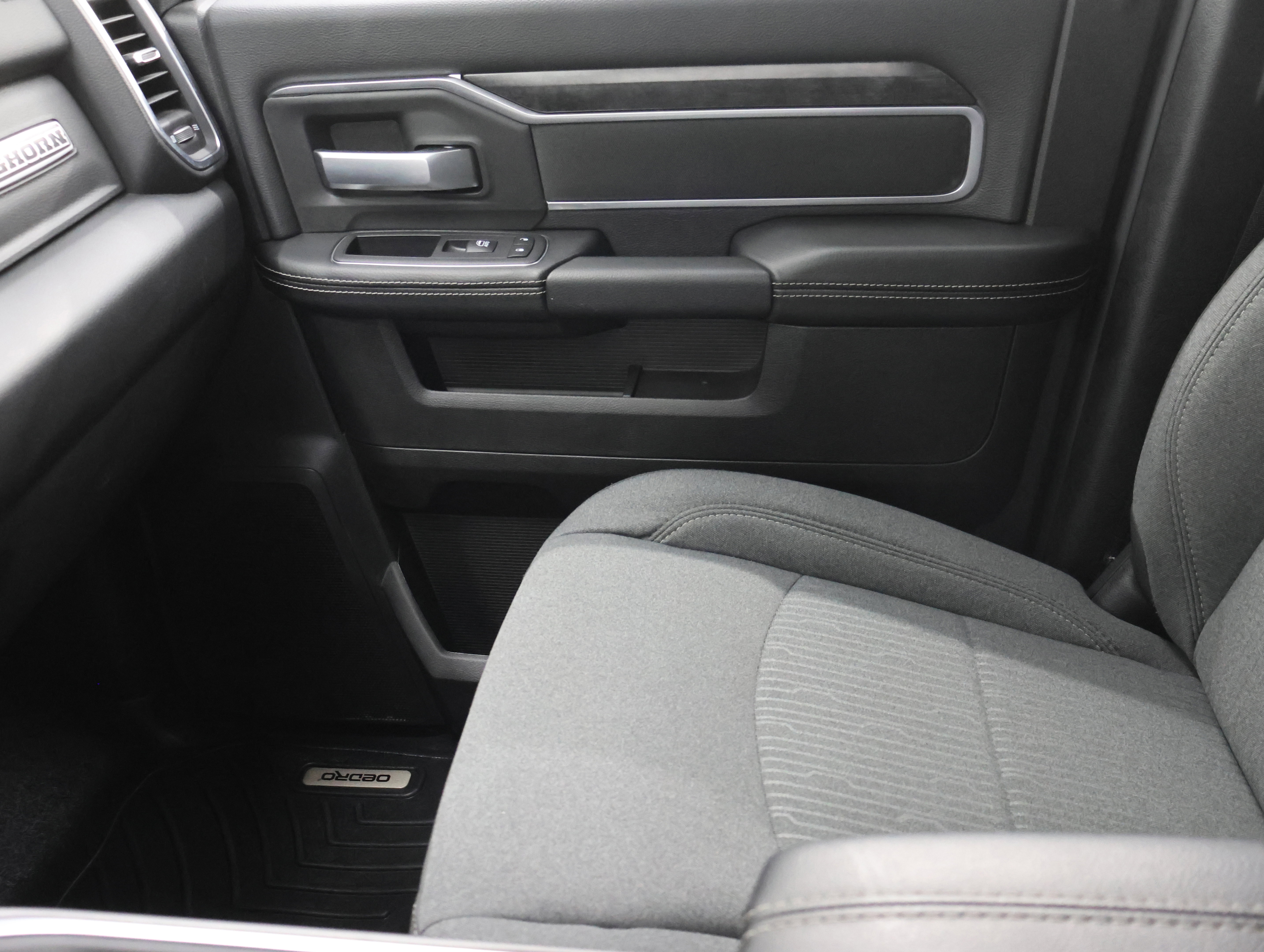 Used 2024 RAM 2500 Big Horn w/ Sport Appearance Package image 13