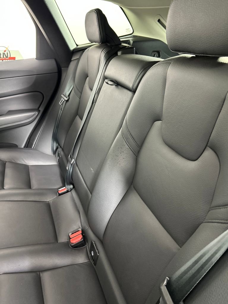 Used 2024 Volvo XC60 B5 Plus AWD/4WD image 14