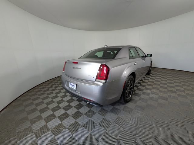 Used 2017 Chrysler 300 S AWD/4WD image 3