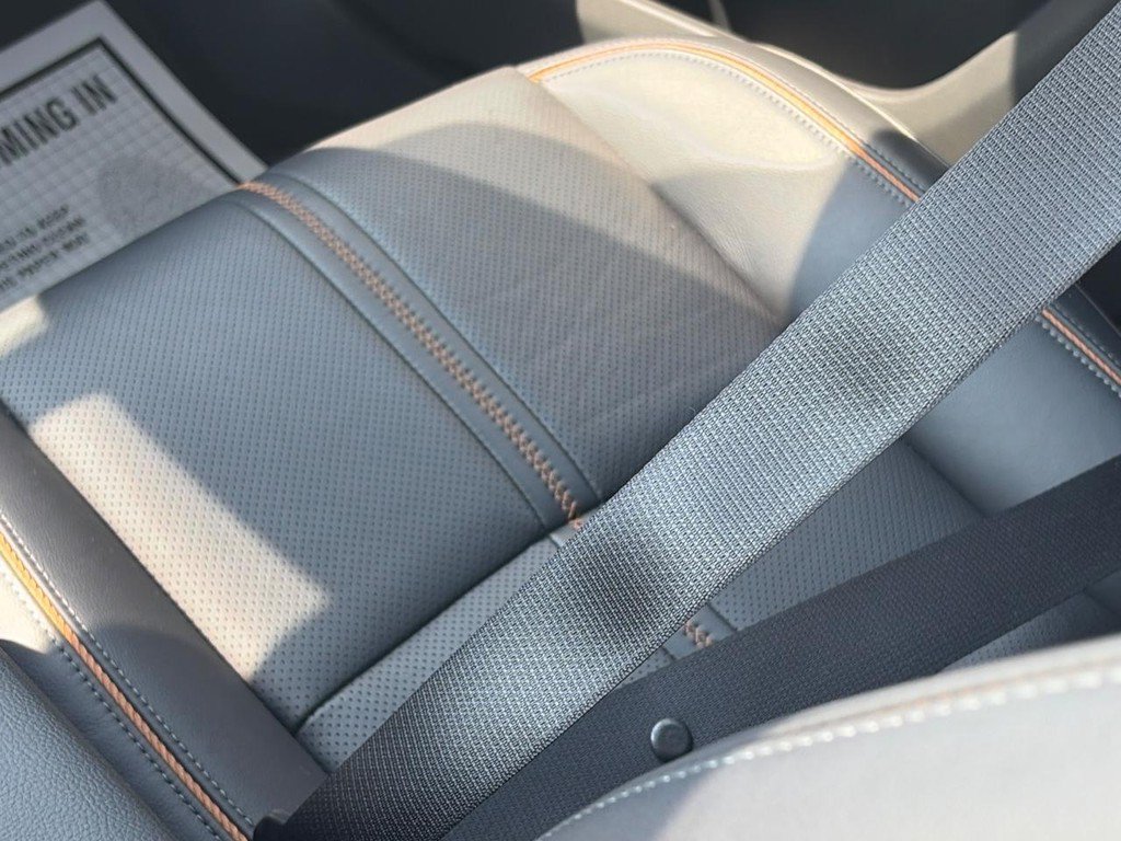 Certified 2025 MAZDA CX-50 AWD 2.5 Hybrid w/ Premium Pkg image 17