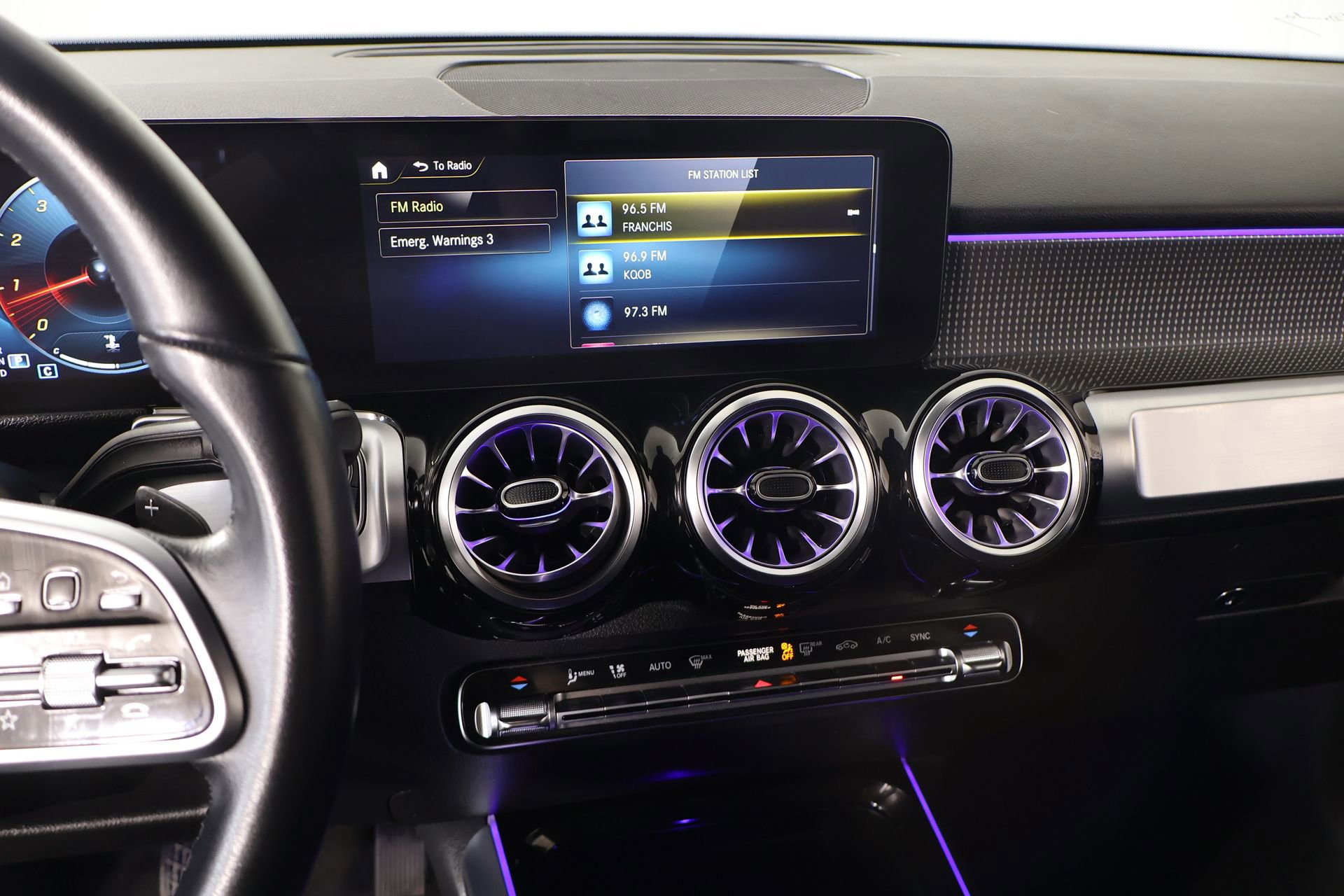 Used 2023 Mercedes-Benz GLB 250 image 5