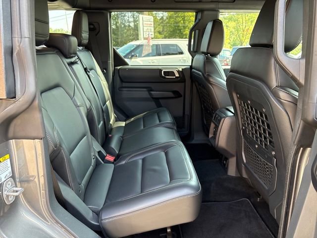 Used 2025 Ford Bronco Badlands image 9