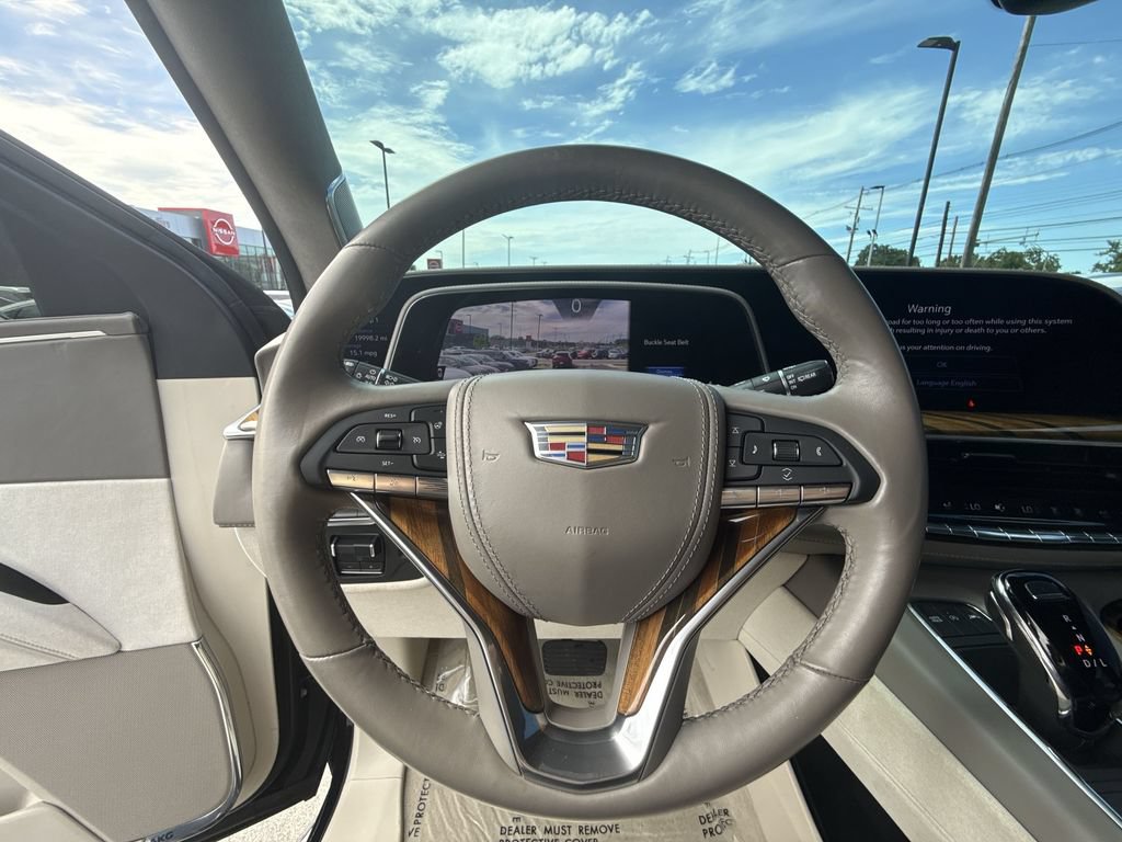 Used 2023 Cadillac Escalade Sport Platinum w/ LPO, ONYX Package AWD/4WD image 14