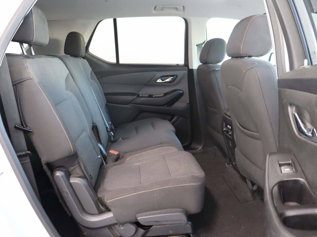 Used 2020 Chevrolet Traverse LS FWD image 18