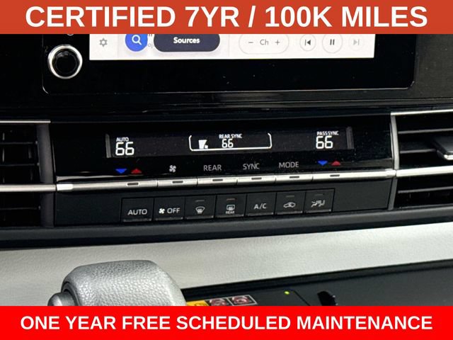 Used 2025 Toyota Sienna LE FWD image 21
