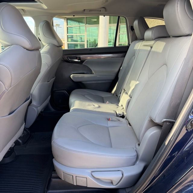 Used 2021 Toyota Highlander Limited AWD/4WD image 10
