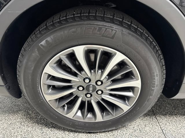 Used 2023 Lincoln Nautilus AWD w/ Premium Package image 4