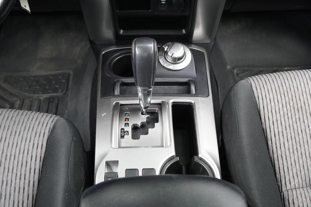 Used 2018 Toyota 4Runner SR5 AWD/4WD image 22