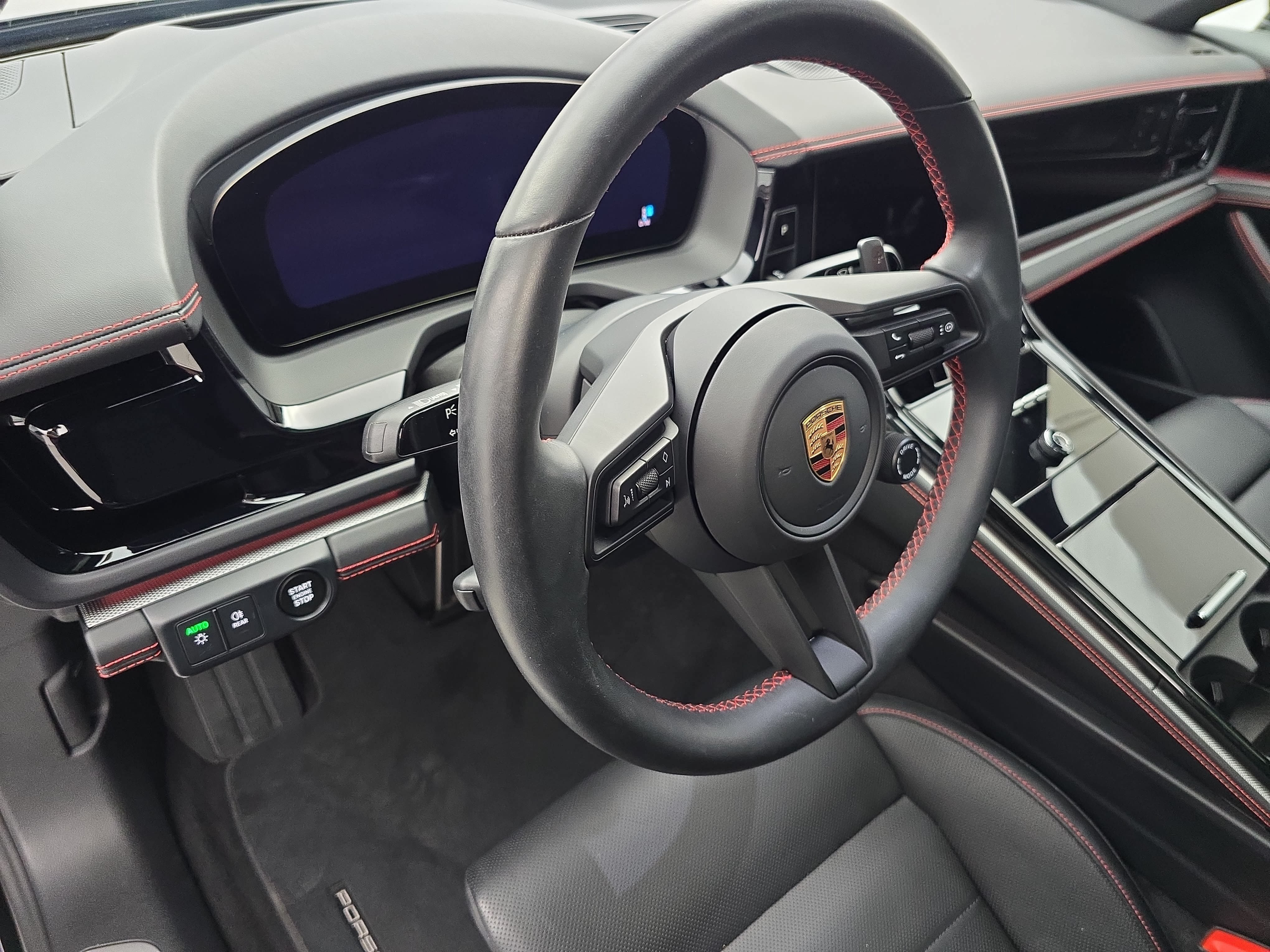 Certified 2025 Porsche Panamera 4 AWD/4WD image 18