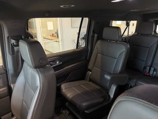 Used 2022 Chevrolet Suburban RST w/ Luxury Package AWD/4WD image 18