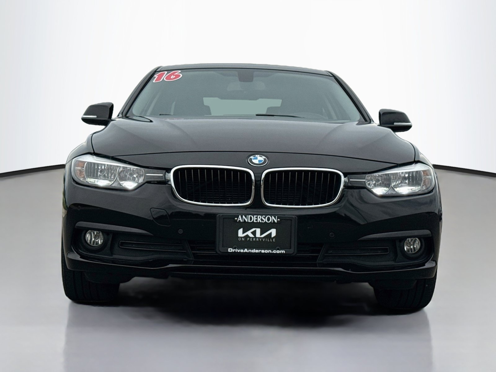 Used 2016 BMW 320i xDrive Sedan AWD/4WD image 2