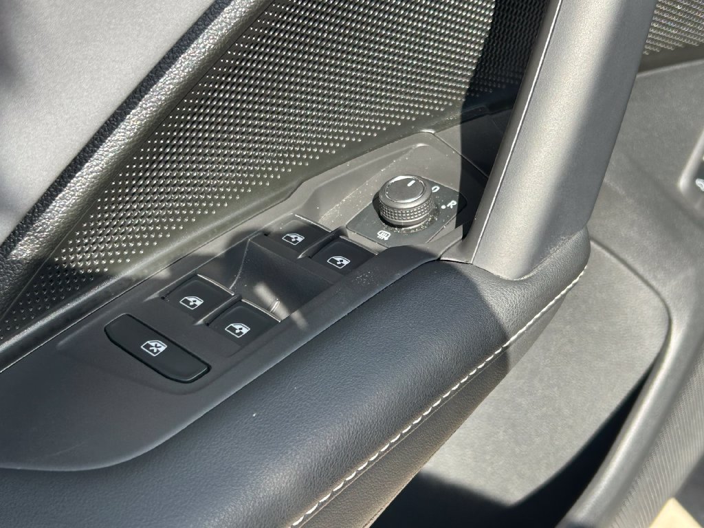 Used 2026 Volkswagen Tiguan SE FWD image 20