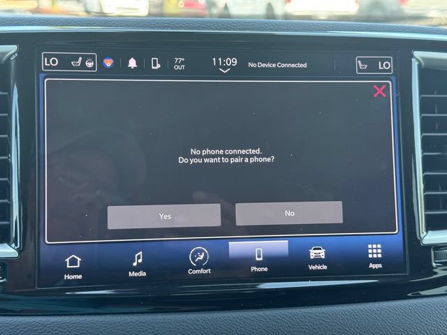 Certified 2024 Chrysler Pacifica Touring-L FWD image 32