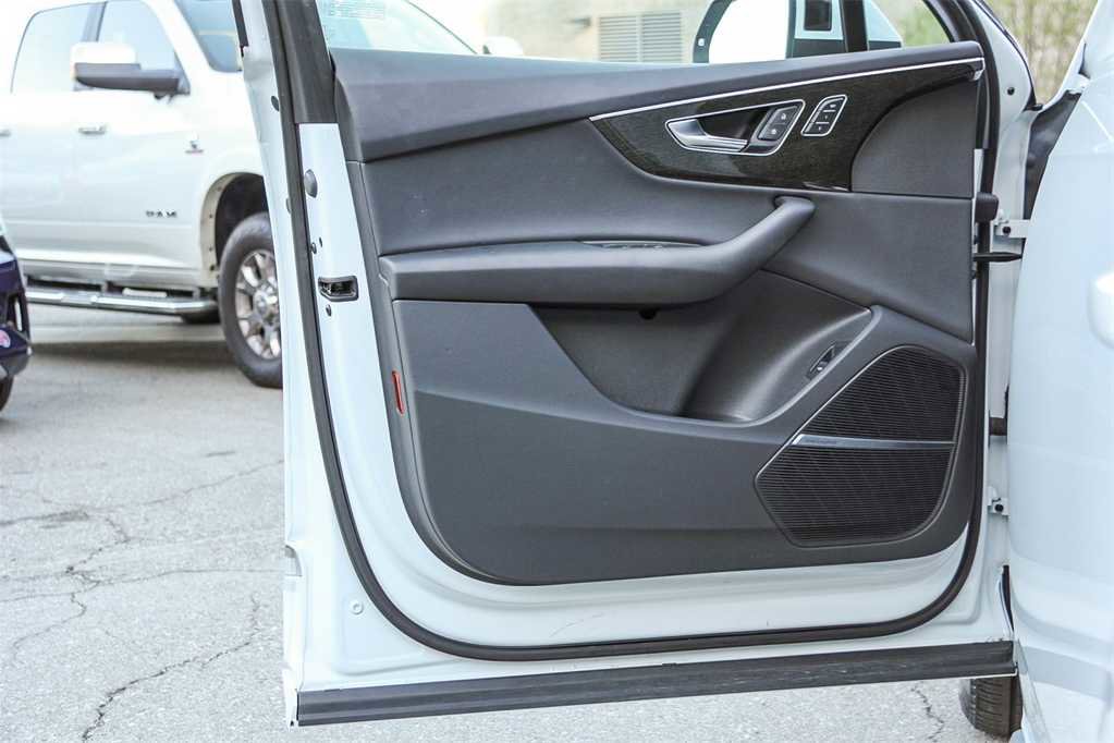 Used 2022 Audi Q7 Premium Plus w/ Premium Plus Package image 20