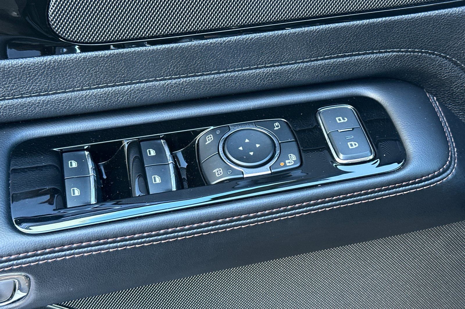 Used 2024 Lincoln Aviator Reserve image 13